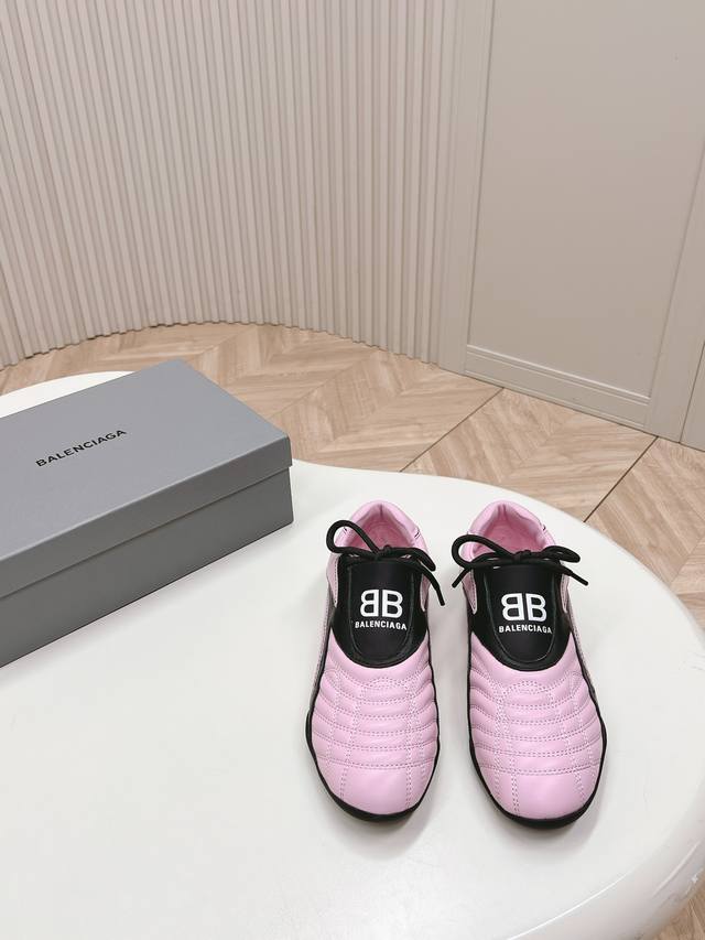 Balenciaga巴黎世家格纹隐藏款棒球鞋休闲鞋 超火爆 众明星网红潮人大秀款 松驰感满满 秀气高级又可爱 菱格纹 柔软小牛皮配搭和经典双logo满满的复古感